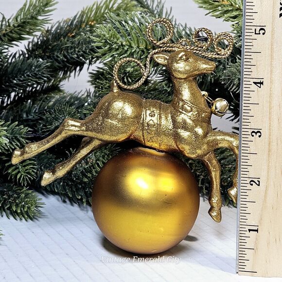 Vintage Golden Ready Reindeer On Glass Ball Christmas Tree Ornament W Bell 3d - Picture 13 of 14